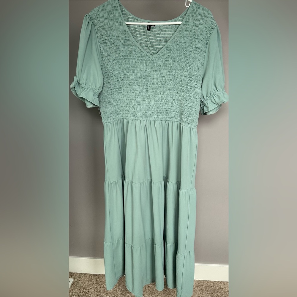 KRANADA size XXL Light Mint Green Smocked Tiered Dress With Short Sleeves